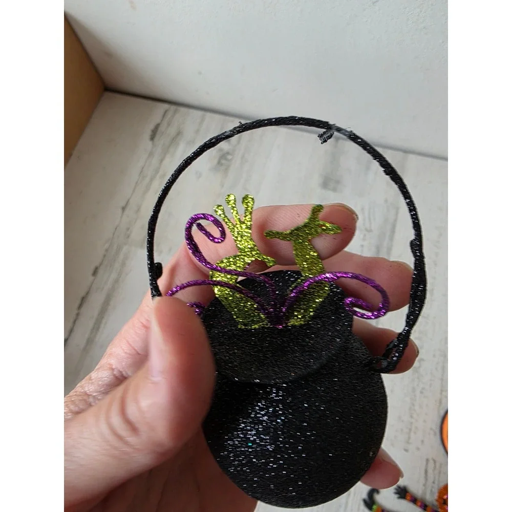 Vintage Pier 1 Hocus pocus cauldron glitter ornament frog which tree Halloween